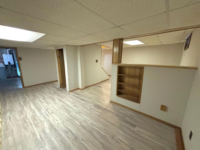 3863 Kingsway Drive, Crown Point, IN 46307