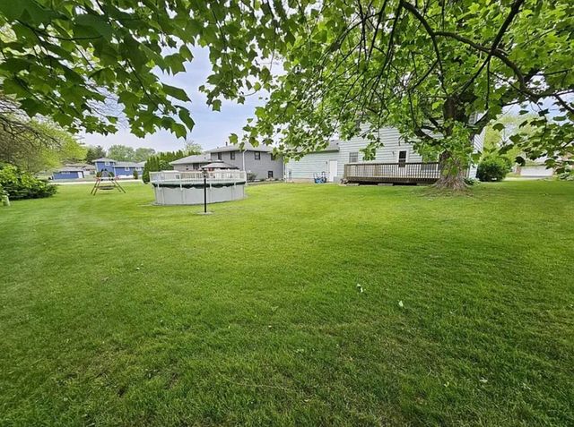 3863 Kingsway Drive, Crown Point, IN 46307