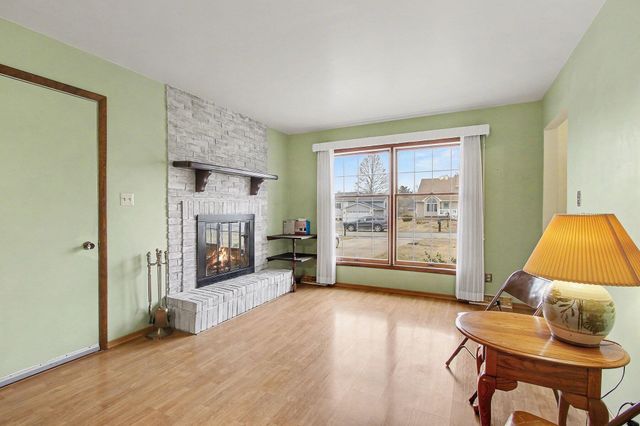 3863 Kingsway Drive, Crown Point, IN 46307