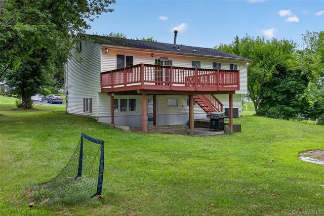 32 Surrey Road, Chester, NY 10918