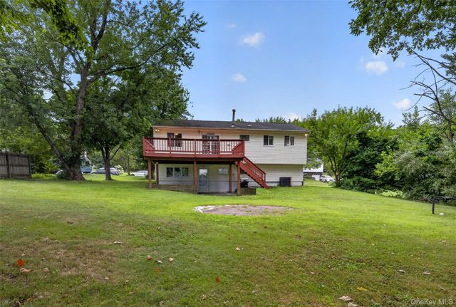 32 Surrey Road, Chester, NY 10918