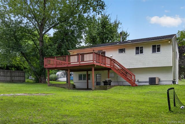 32 Surrey Road, Chester, NY 10918