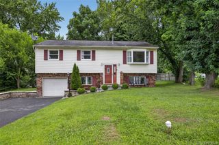32 Surrey Road, Chester, NY 10918
