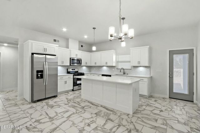 11496 Summer Drive A, Socorro, TX 79927
