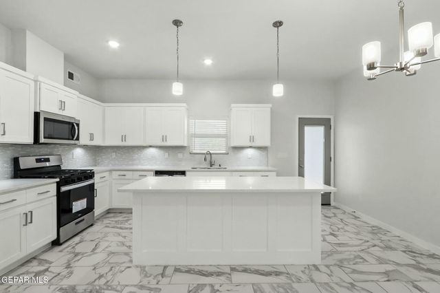 11496 Summer Drive A, Socorro, TX 79927