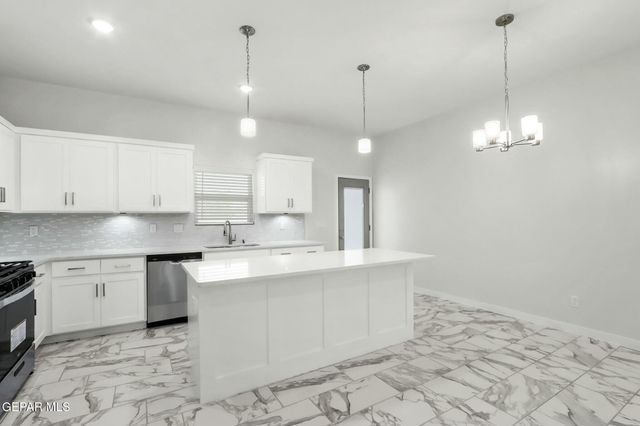 11496 Summer Drive A, Socorro, TX 79927