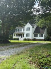 4913 Gray Bark Ct, Sandston, VA 23150