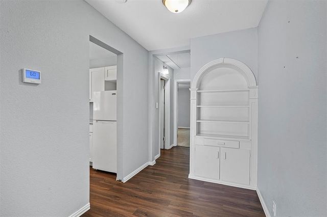 210 W Willingham Street B, Cleburne, TX 76033
