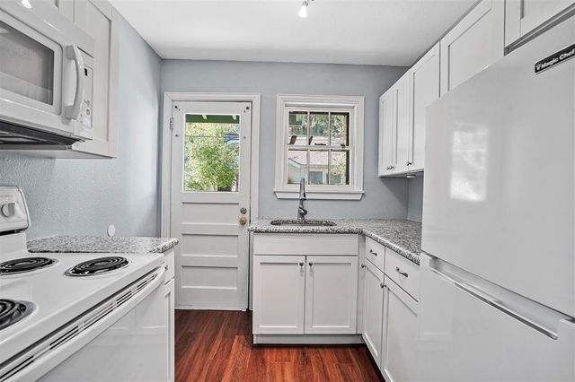 210 W Willingham Street B, Cleburne, TX 76033