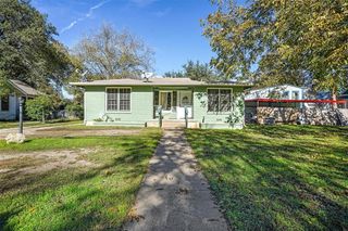 210 W Willingham Street B, Cleburne, TX 76033
