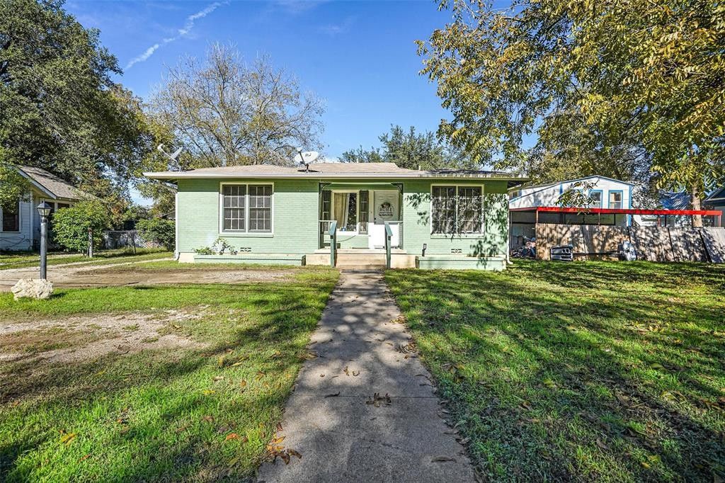 210 W Willingham Street B, Cleburne, TX 76033
