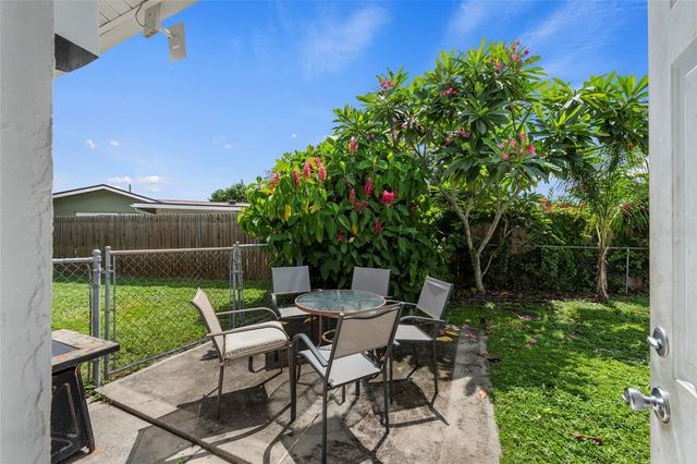 4594 PARNELL DRIVE, Sarasota, FL 34232