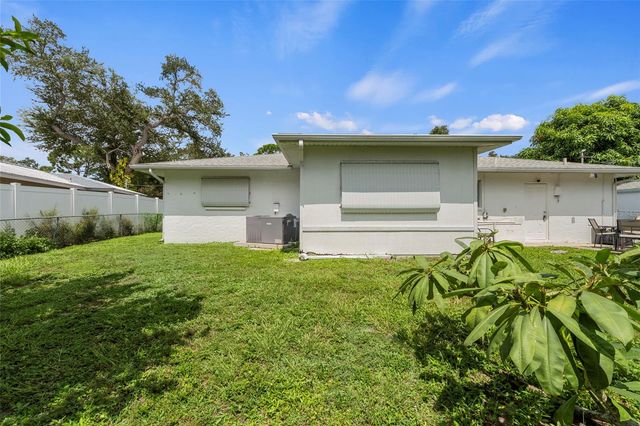 4594 PARNELL DRIVE, Sarasota, FL 34232