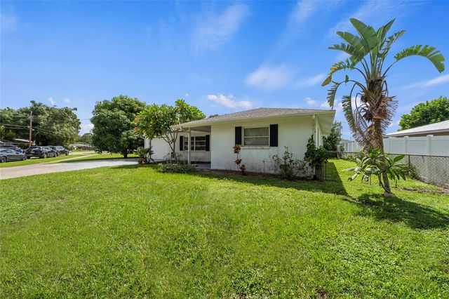 4594 PARNELL DRIVE, Sarasota, FL 34232