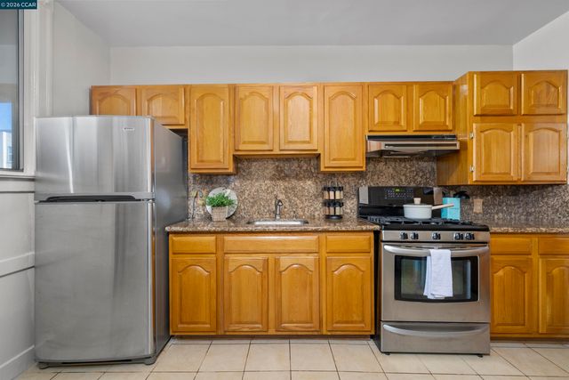 168 Laura St, San Francisco, CA 94112