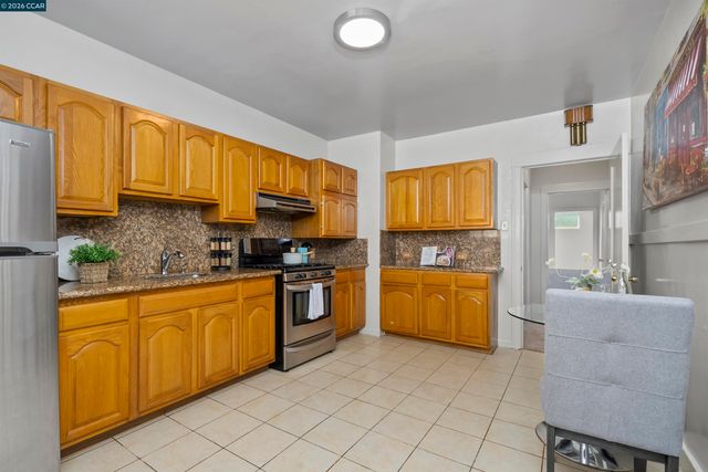 168 Laura St, San Francisco, CA 94112