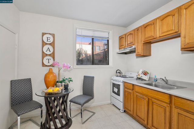 168 Laura St, San Francisco, CA 94112