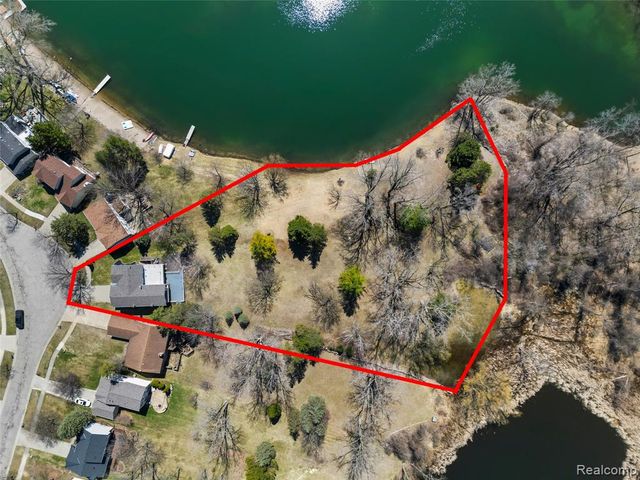 503 Thornehill Trail, Oxford, MI 48371