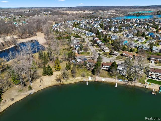 503 Thornehill Trail, Oxford, MI 48371