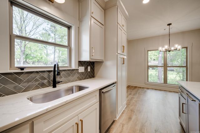47 Bowling Lane, Conway, AR 72032