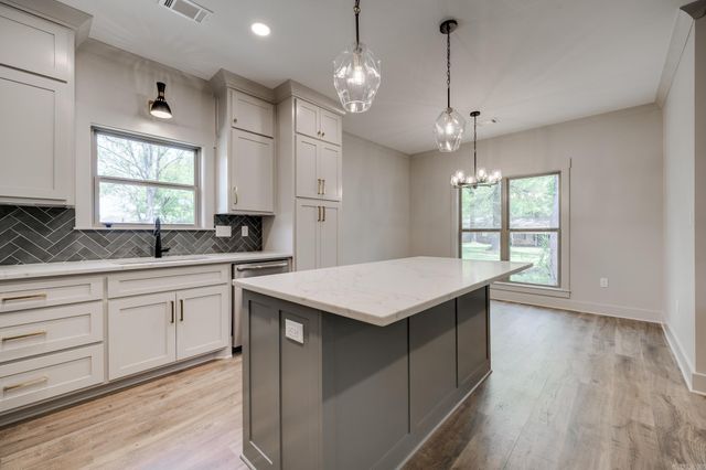 47 Bowling Lane, Conway, AR 72032
