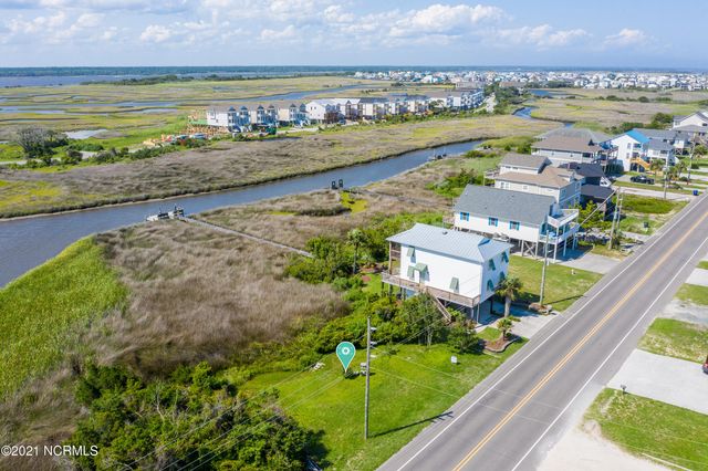 1211 N New River Drive, Holly Ridge, NC 28445