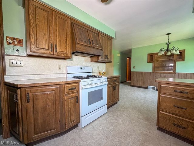 53 Memorial Circle, Campbell, OH 44405