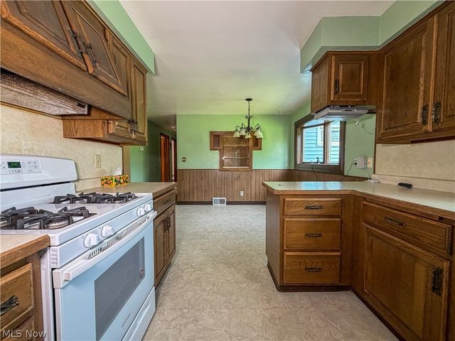 53 Memorial Circle, Campbell, OH 44405