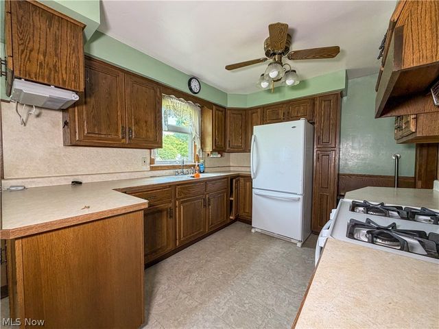 53 Memorial Circle, Campbell, OH 44405