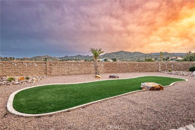 58839 Santa Barbara Dr, Yucca Valley, CA 92284