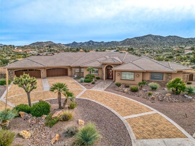 58839 Santa Barbara Dr, Yucca Valley, CA 92284