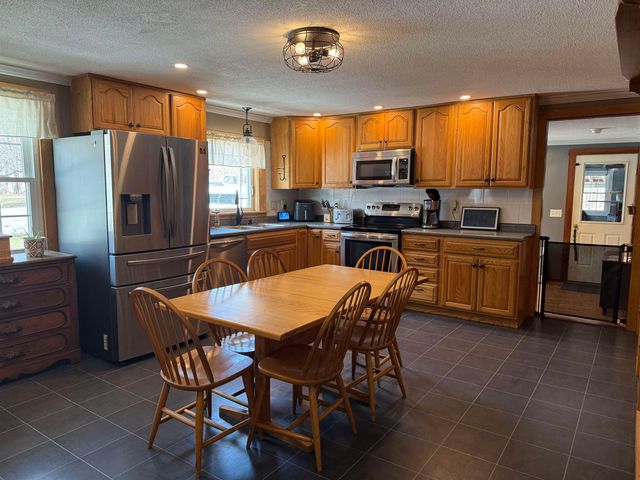 387 Meadow Brook Road, Brattleboro, VT 05301