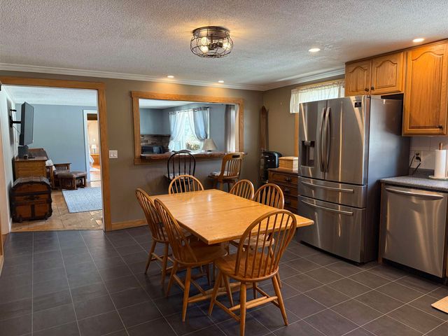 387 Meadow Brook Road, Brattleboro, VT 05301