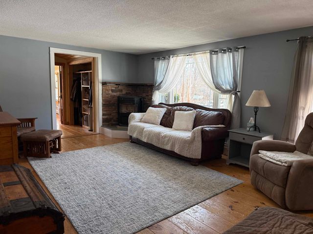 387 Meadow Brook Road, Brattleboro, VT 05301