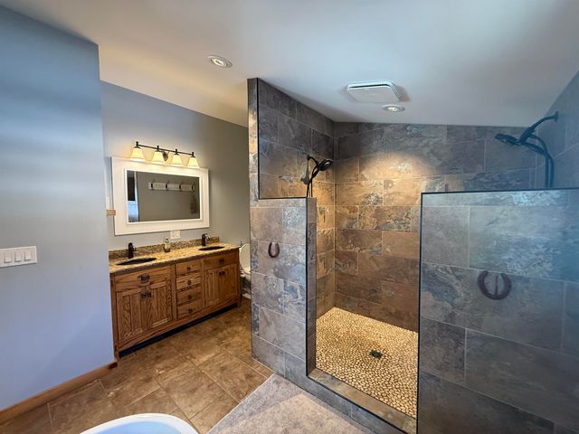 387 Meadow Brook Road, Brattleboro, VT 05301