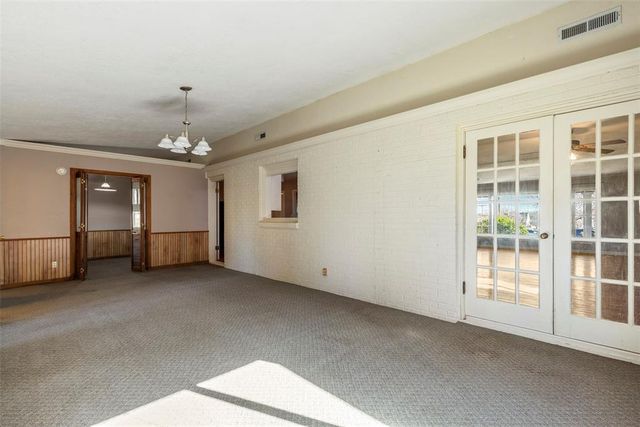 619 N 6th Street, Weatherford, OK 73096