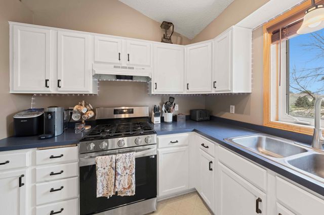 1201 Aspen Court, Farmington, MN 55024
