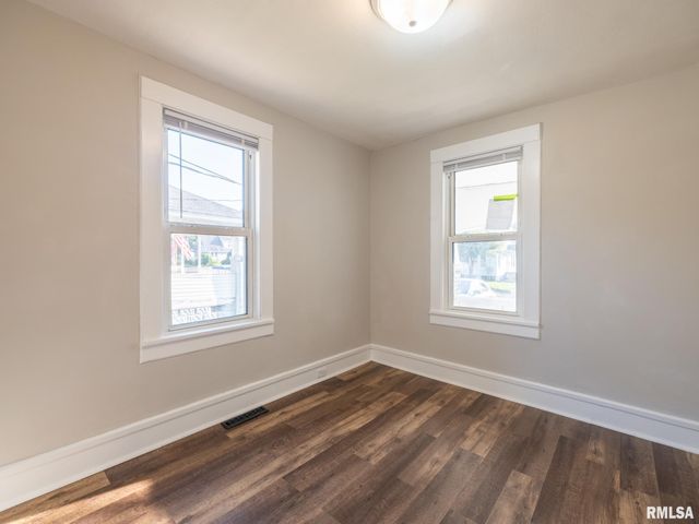 1108 S 6TH Street, Pekin, IL 61554