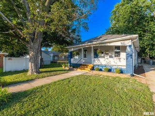 1108 S 6TH Street, Pekin, IL 61554
