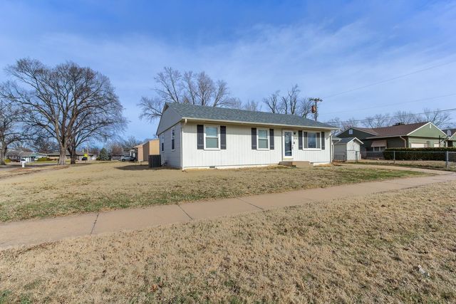 503 E Ellsworth Ave, Salina, KS 67401