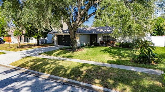 1322 CORNER OAKS DRIVE, Brandon, FL 33510