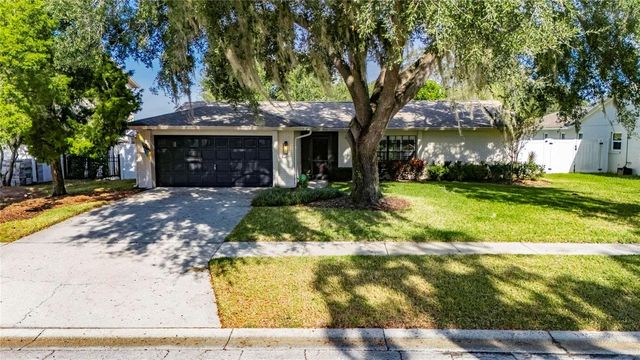 1322 CORNER OAKS DRIVE, Brandon, FL 33510