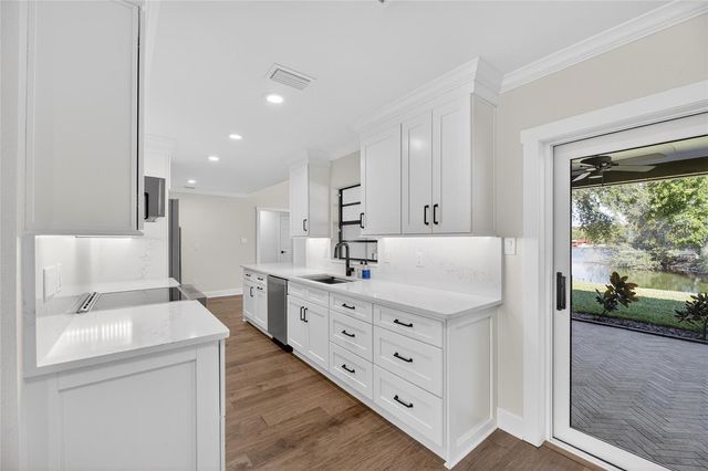 1322 CORNER OAKS DRIVE, Brandon, FL 33510