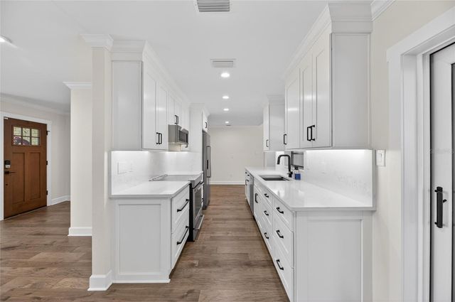 1322 CORNER OAKS DRIVE, Brandon, FL 33510