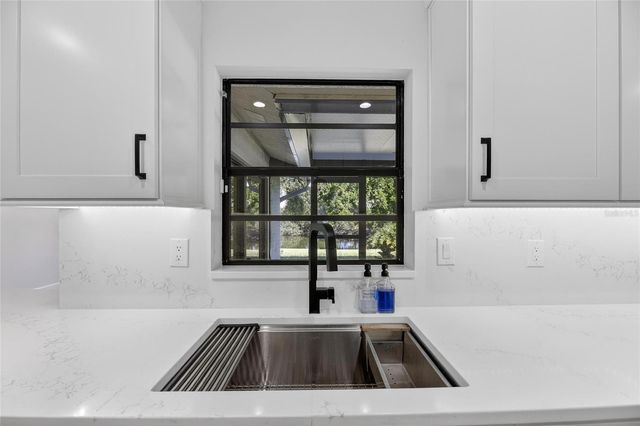 1322 CORNER OAKS DRIVE, Brandon, FL 33510