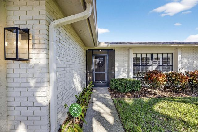 1322 CORNER OAKS DRIVE, Brandon, FL 33510