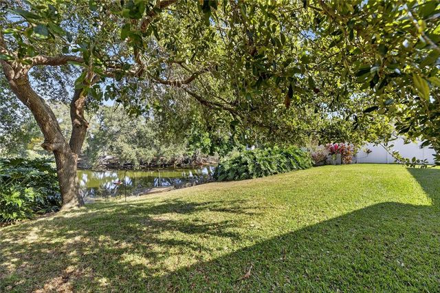 1322 CORNER OAKS DRIVE, Brandon, FL 33510