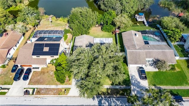 1322 CORNER OAKS DRIVE, Brandon, FL 33510