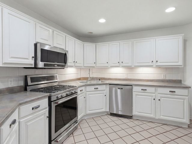 138 Woodland Drive, Plano, IL 60545