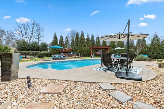 218 Millstone Parkway, Woodstock, GA 30188